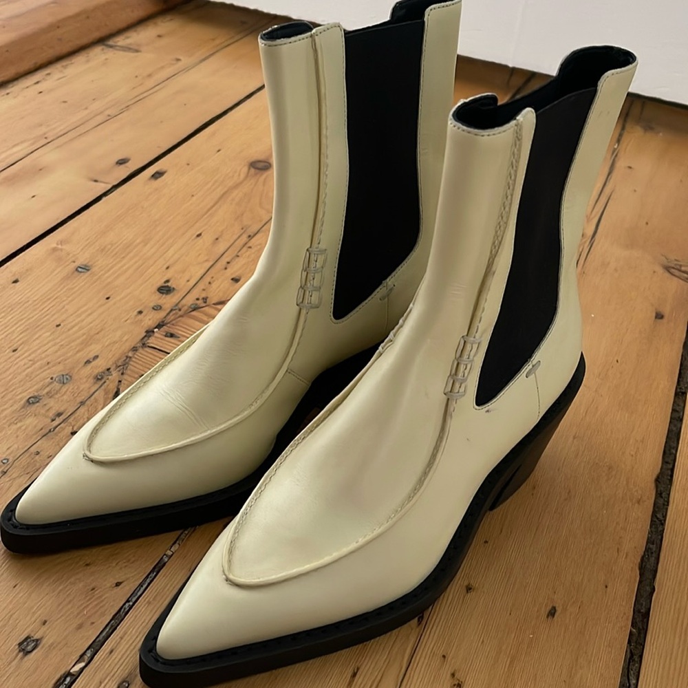 KHAITE Leather Chelsea Boots
